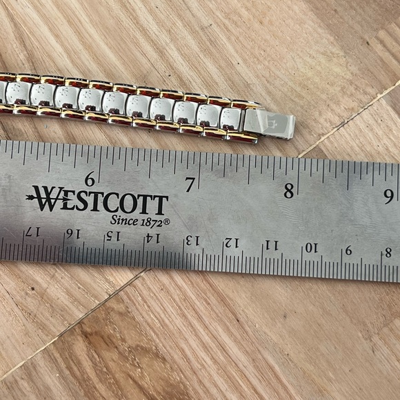 Bulova Ladies New in Box Watch Two-Tone Bracelet White Dial Gold Markers - Picture 17 of 17